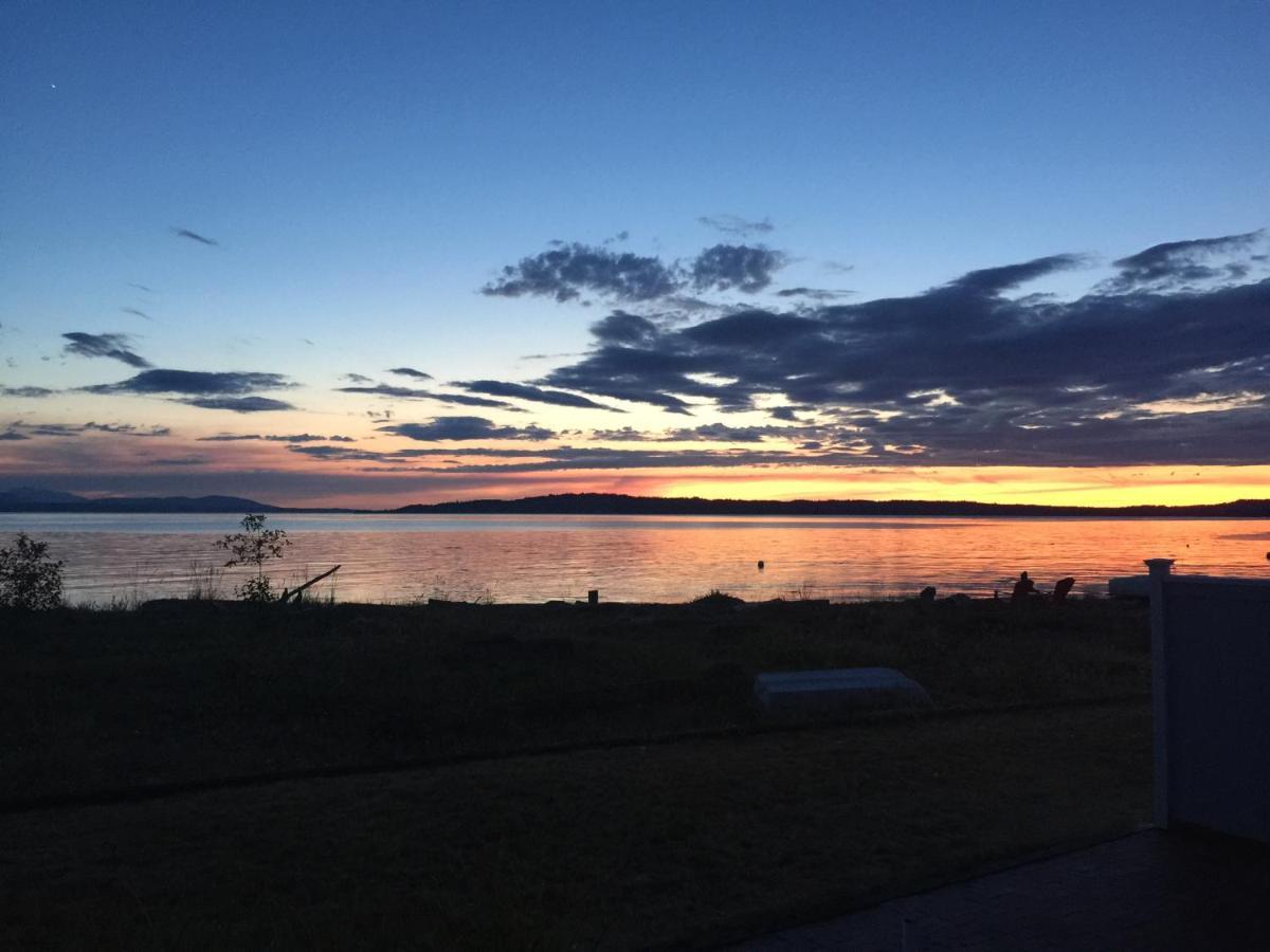 Maxwelton Beach Sunsets! Kayaks & Paddleboards! 1 Min Walk To The Water! Clinton Dış mekan fotoğraf
